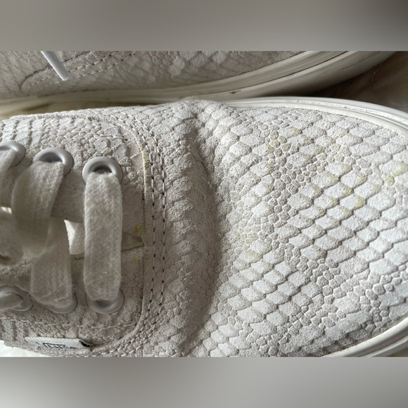 Vans - Picture 3 of 8